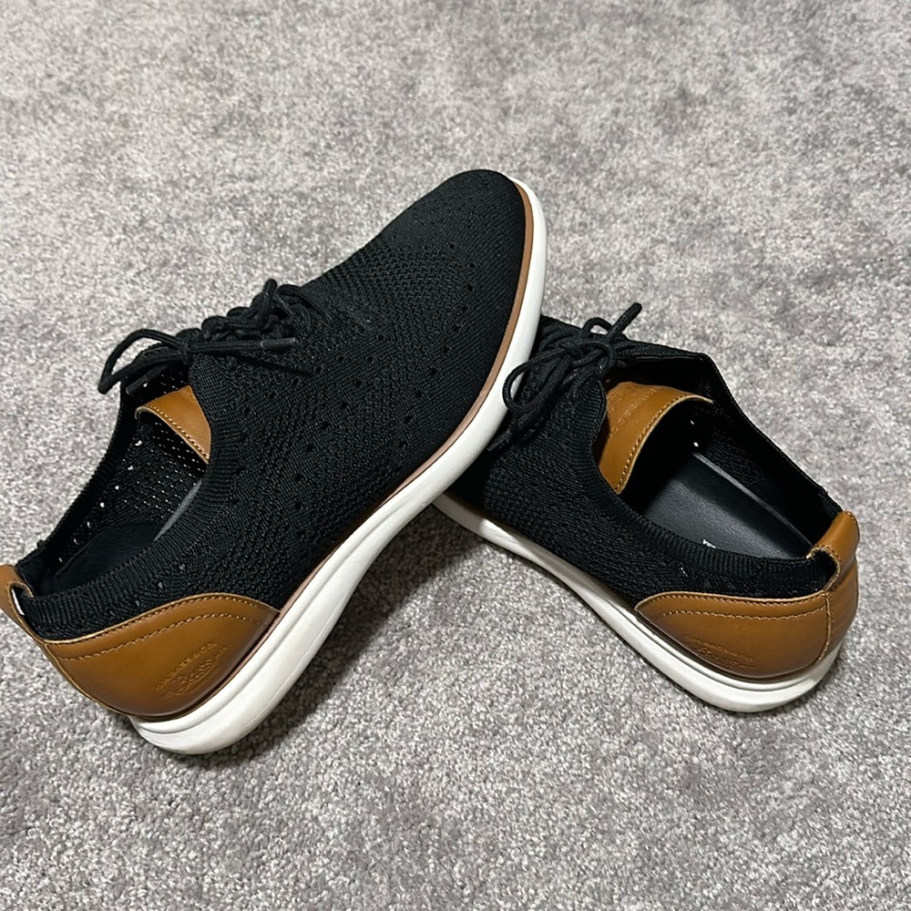 G.H. Bass & Co Men’s Knit Casual Dress Shoe. Size 9.5